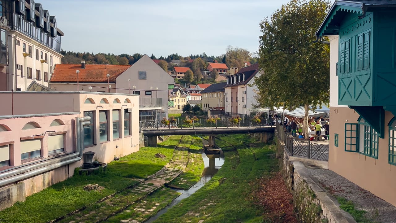 Apple Festival in Dolenjske Toplice - Slovenian Traditions in Beekeeping, Baking, and Celebrating Nature's Gifts